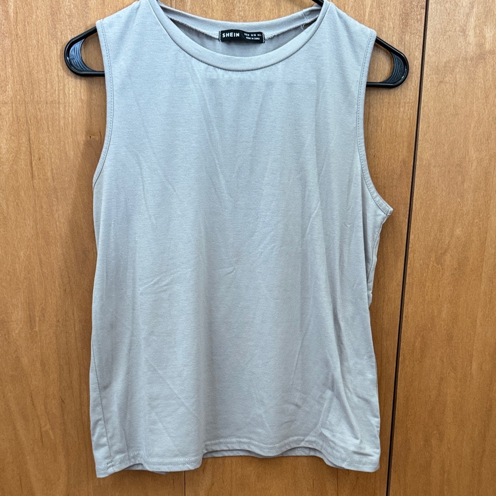 SHEIN Light Gray Sleeveless Tank Top